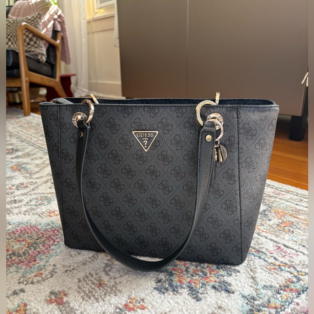 NWOT Guess Noelle II Bag